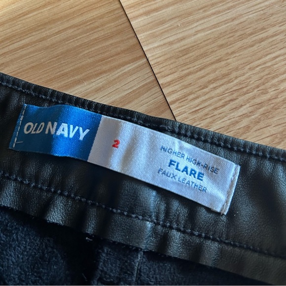 Old Navy Black Higher High Rise Flare Faux Leather Pants Size 2 - Picture 3 of 9